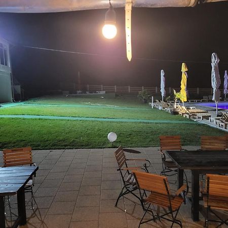 Relax Hotel Greci Екстериор снимка