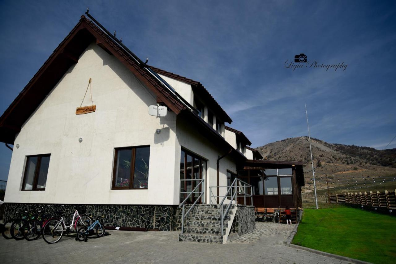 Relax Hotel Greci Екстериор снимка